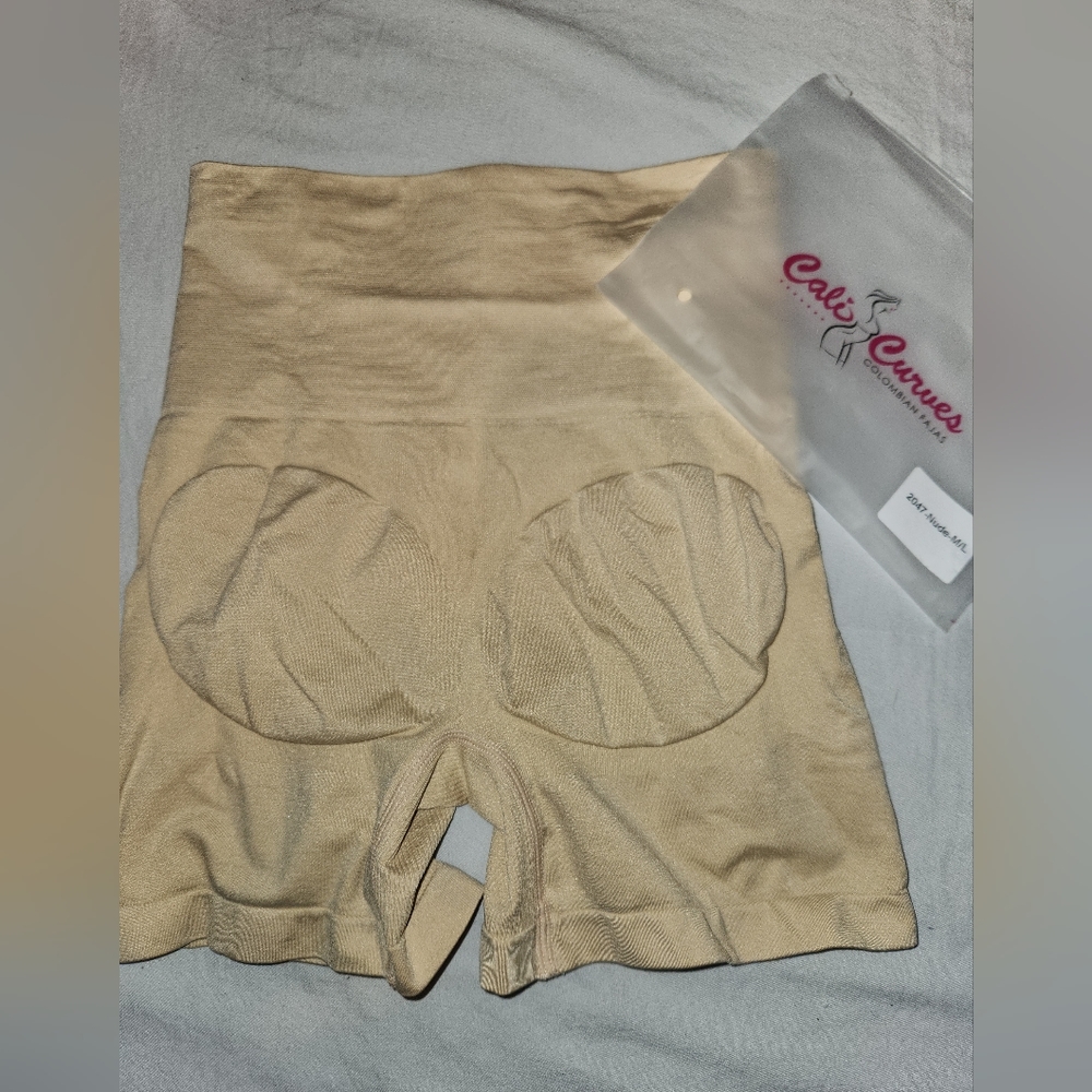 M/L shapewear /Calicurves